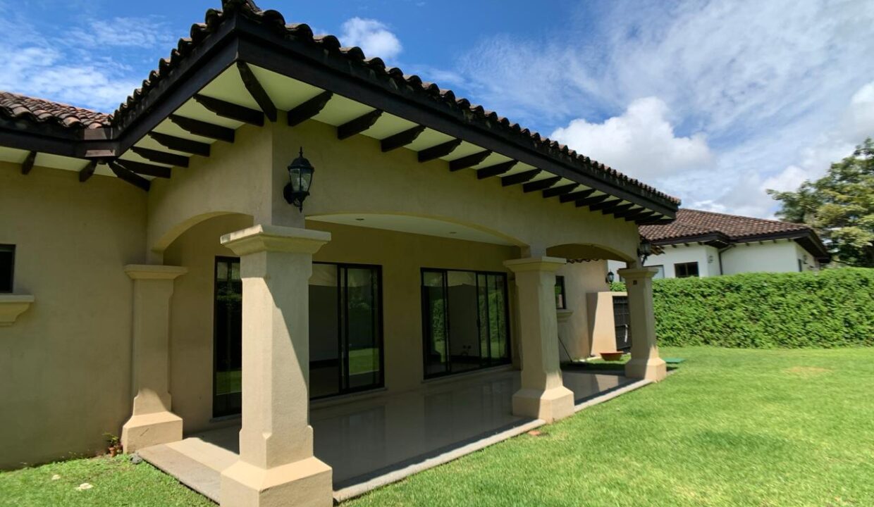 WhatsApp Image 2025-09-22 at 13.11.12 (1)