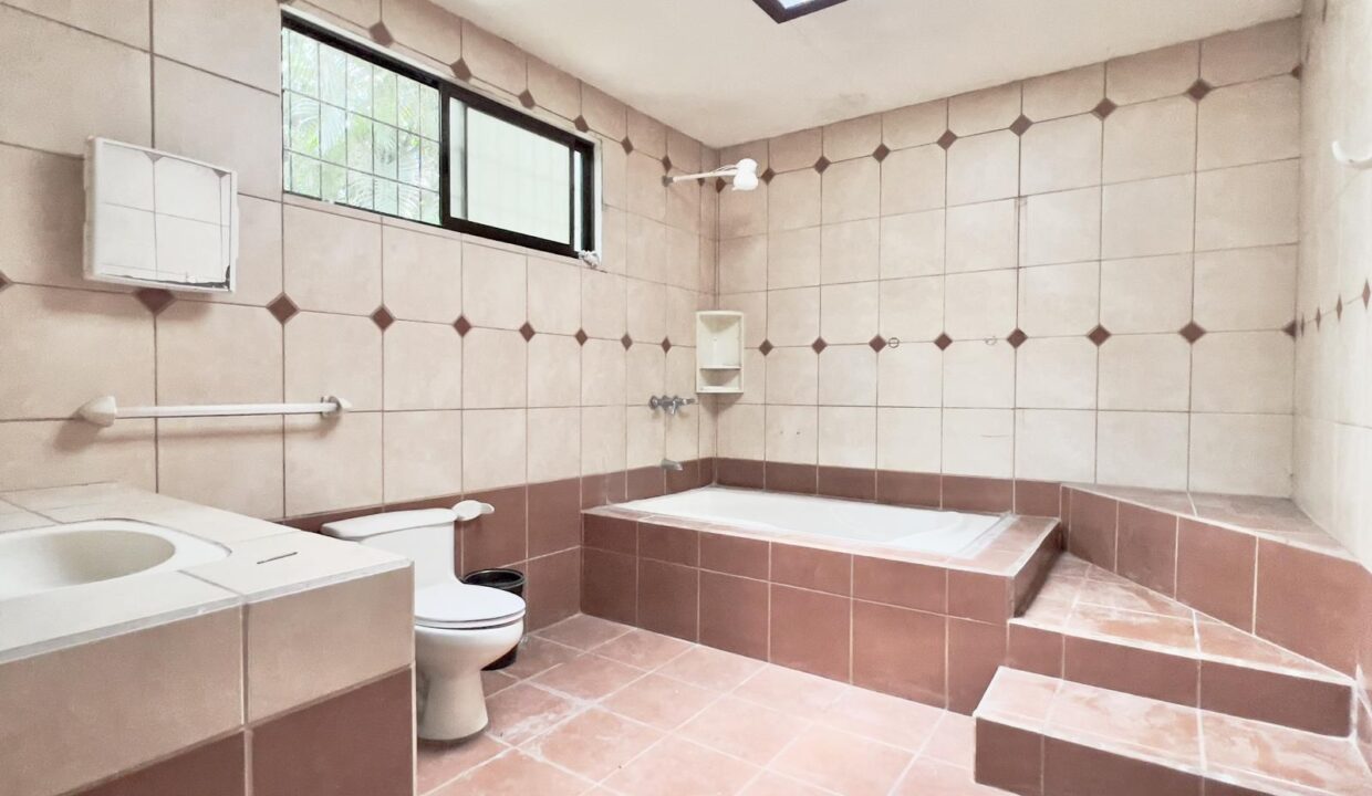 WhatsApp Image 2024-06-11 at 09.50.46 (2)