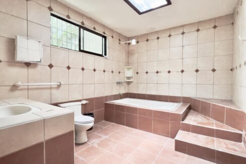 WhatsApp Image 2024-06-11 at 09.50.46 (2)