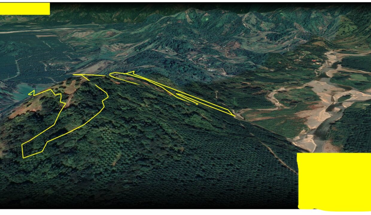 Lomas del Rey Vista hacia la cordillera y el rio Savegre Kopie