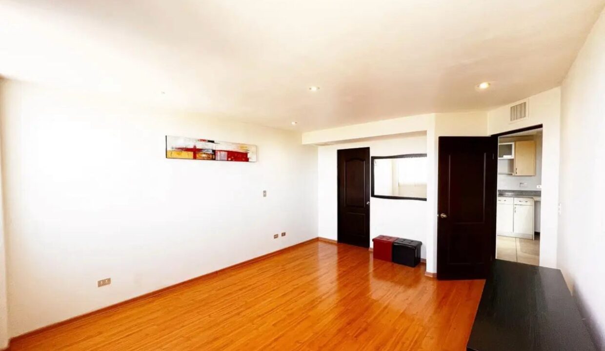 WhatsApp Image 2025-10-23 at 11.00.23