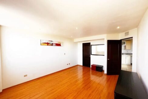 WhatsApp Image 2025-10-23 at 11.00.23