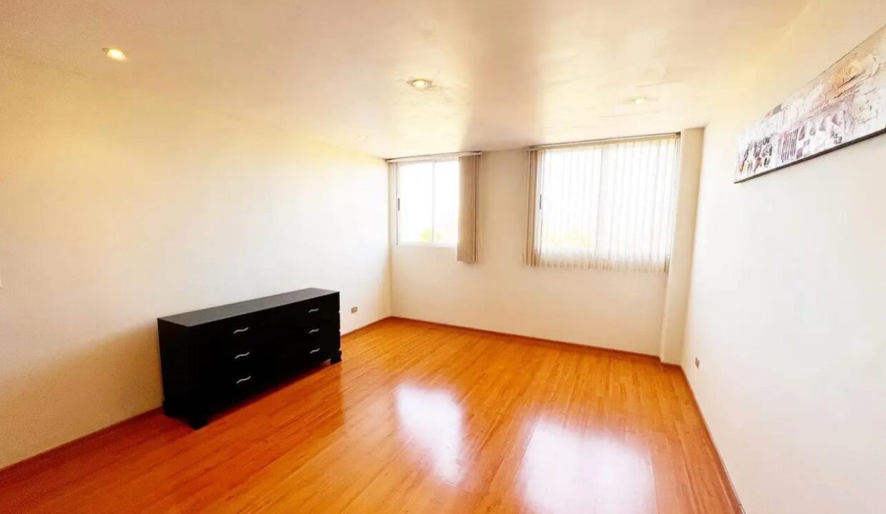 WhatsApp Image 2025-10-23 at 11.00.25